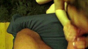 POV video Bella Greyho s orálnym sexom a obrovským výstrekom