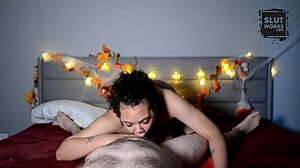 Interraciale amateur blowjob: Grote tieten babe zuigt een grote lul op Halloween