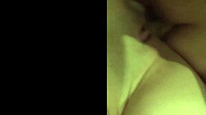 Intensa experiencia POV con una caliente amateur afeitada