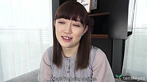 Нагиса Катагири, любительская модель из Токио, раздевается для интервью на кастинге на диване и дает нецензурный минет, за которым следует мастурбация и лизание киски